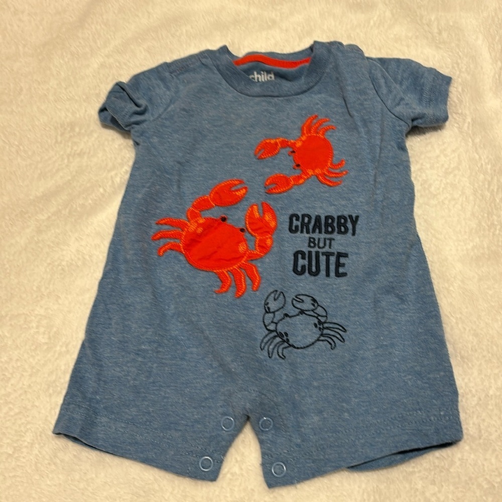 Carters 0-3 months little crab one piece shorts outfit for baby. easy buttons